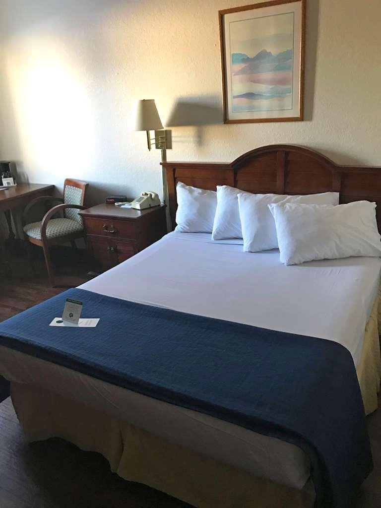 Americas Best Value Inn Sault Ste. Marie Room photo